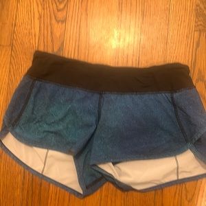 Lululemon speed ups size 4, 2.5 inseam blue and black pattern
